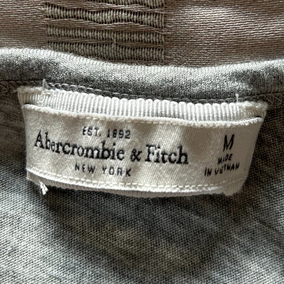 Abercrombie & Fitch T-Shirt (NWOT) - Picture 8 of 9